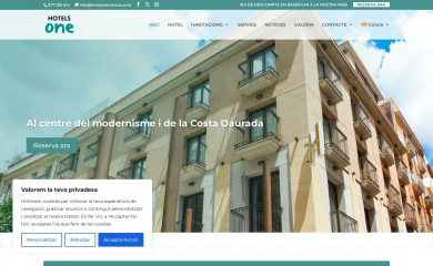 hotelcentrereus.com screenshot