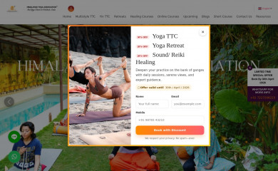 himalayanyogaashram.com screenshot